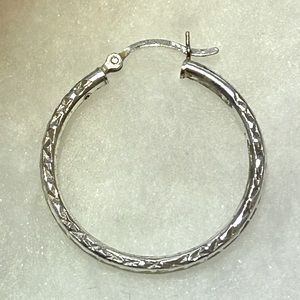 925 SILVER ENGRAVED SINGLE HOOP EARRING